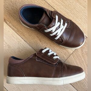 Boys brown shoes